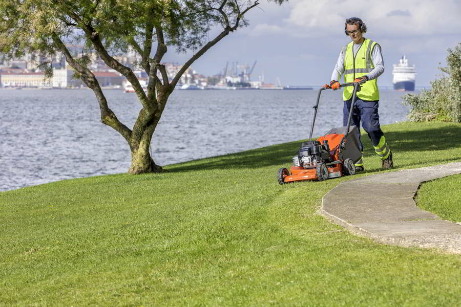 Trabalhar com um corta-relva Husqvarna: Como o arrancar