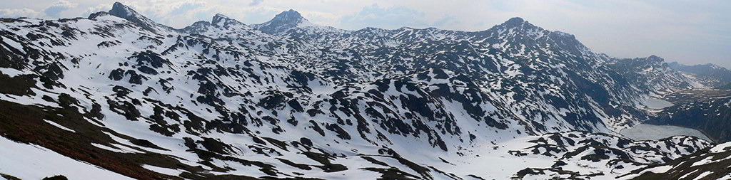 panorama do parque natural de Somiedo com neve