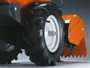 Rodas motrizes com pneus de grande aderência
